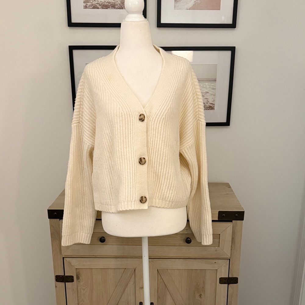 Abercrombie Cream V-Neck Button Front Ribbed Sweater